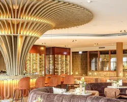 Miód, róże i biel. Niesamowity hotel sieci Van der Valk