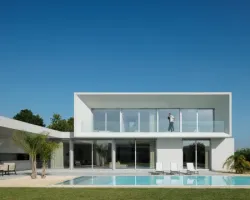 Casa Branca Minimalista - nowoczesny dom z basenem
